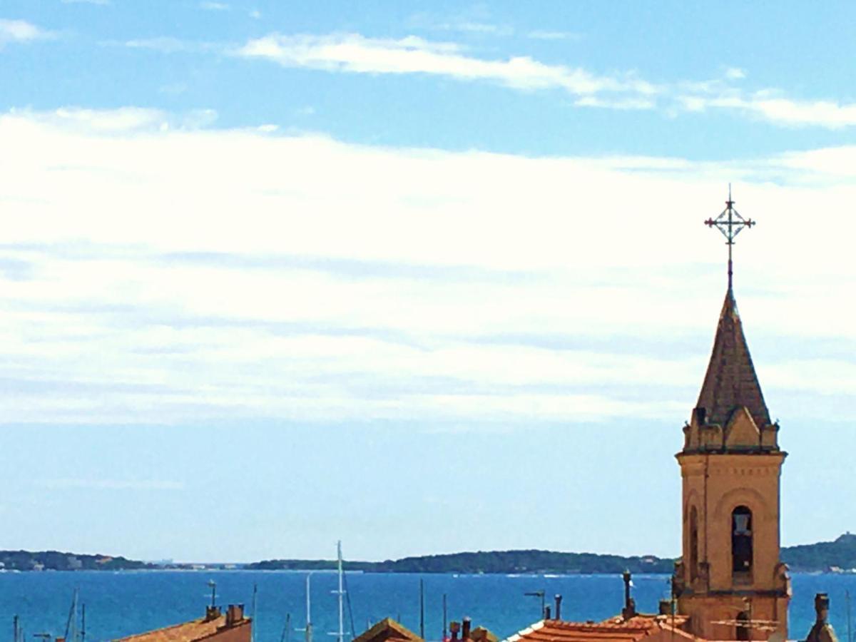 Les Toits De Sanary Et La Mer Zewnętrze zdjęcie